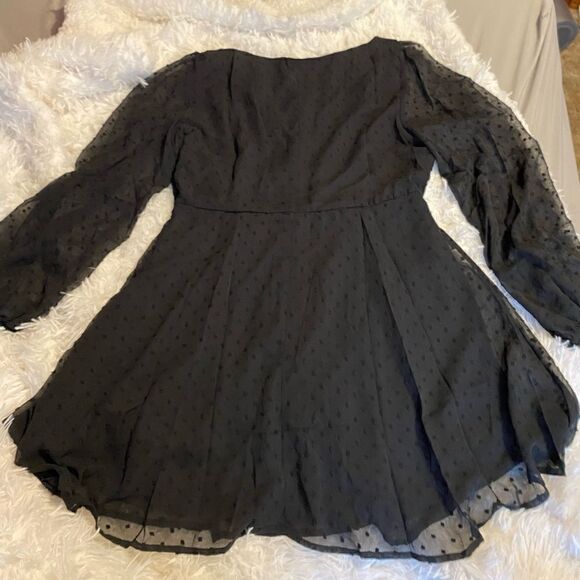 XL Black Blouse With Sheer Long Sleeves - Picture 3 of 7